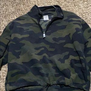 NWOT Camo pullover